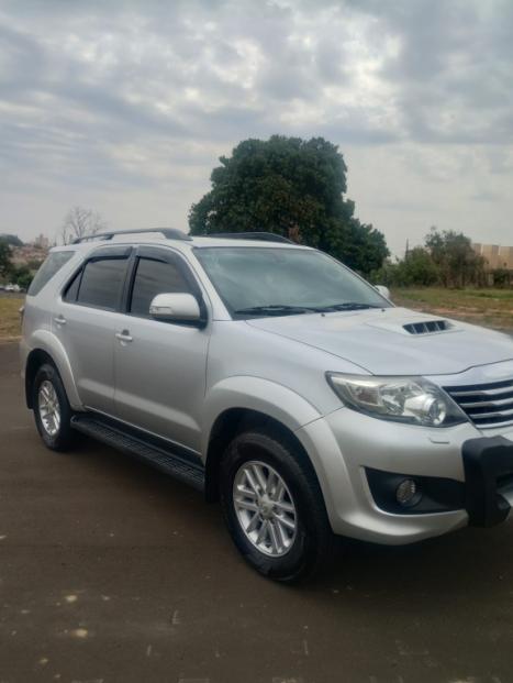 TOYOTA Hilux SW4 3.0 16V 4P SRV 4X4 7 LUGARES TURBO DIESEL AUTOMTICO, Foto 9