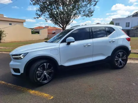 VOLVO XC40 1.5 16V 4P T5 RECHARGE HBRIDO INSCRIPTION GEARTRONIC AUTOMTICO, Foto 4
