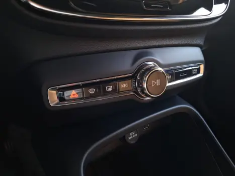 VOLVO XC40 1.5 16V 4P T5 RECHARGE HBRIDO INSCRIPTION GEARTRONIC AUTOMTICO, Foto 15