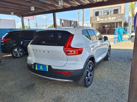 VOLVO XC40 1.5 16V 4P T5 RECHARGE HBRIDO INSCRIPTION GEARTRONIC AUTOMTICO, Foto 3