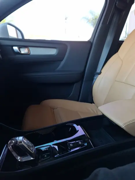 VOLVO XC40 1.5 16V 4P T5 RECHARGE HBRIDO INSCRIPTION GEARTRONIC AUTOMTICO, Foto 12