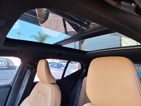 VOLVO XC40 1.5 16V 4P T5 RECHARGE HBRIDO INSCRIPTION GEARTRONIC AUTOMTICO, Foto 9