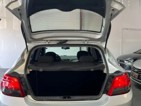 CHEVROLET Onix Hatch 1.4 4P FLEX LTZ, Foto 9