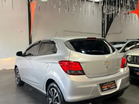 CHEVROLET Onix Hatch 1.4 4P FLEX LTZ, Foto 10
