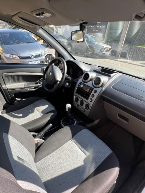 FORD Fiesta Sedan 1.6 4P ROCAM FLEX, Foto 11