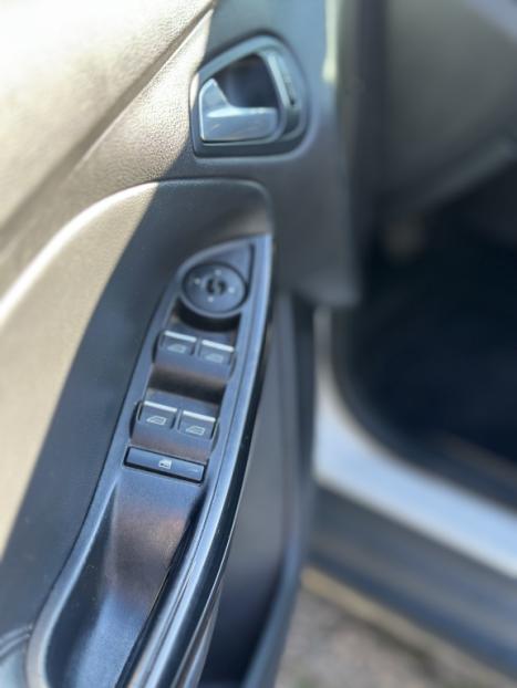 FORD Focus Hatch 2.0 16V 4P FLEX TITANIUM POWERSHIFT AUTOMTICO, Foto 18