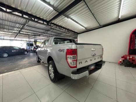 FORD Ranger 3.2 20V CABINE DUPLA 4X4 LIMITED PLUS TURBO DIESEL AUTOMTICO, Foto 9