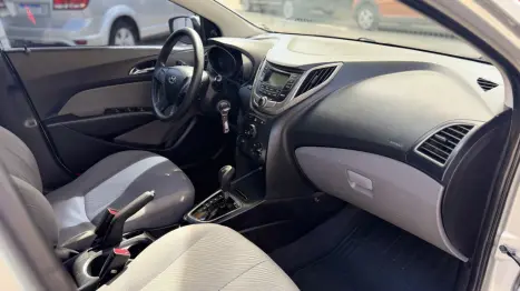 HYUNDAI HB 20 Sedan 1.6 16V 4P FLEX COMFORT PLUS AUTOM�TICO, Foto 16