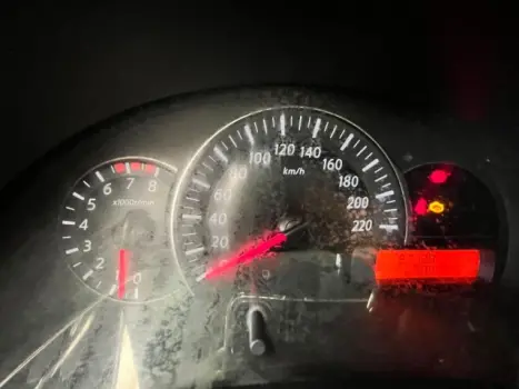 NISSAN March 1.6 16V 4P S FLEX, Foto 4