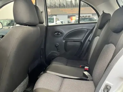 NISSAN March 1.6 16V 4P S FLEX, Foto 7