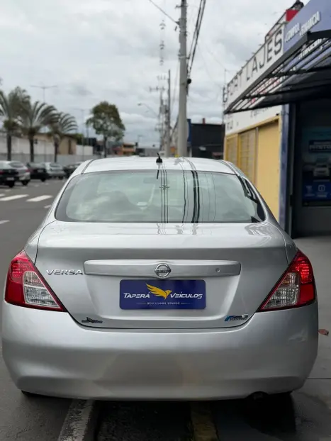 NISSAN Versa Sedan 1.6 16V 4P FLEX SL, Foto 2