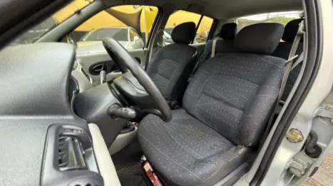 RENAULT Clio Hatch 1.0 16V 4P EXPRESSION, Foto 12