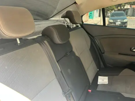 RENAULT Fluence 2.0 16V 4P FLEX DYNAMIQUE AUTOM�TICO, Foto 8