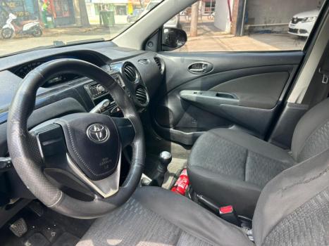 TOYOTA Etios Hatch 1.3 16V 4P FLEX X, Foto 4