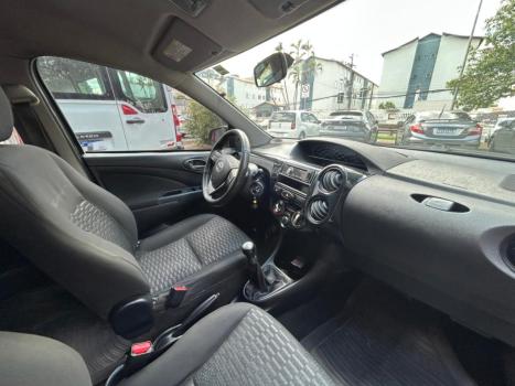 TOYOTA Etios Hatch 1.3 16V 4P FLEX X, Foto 8