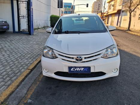TOYOTA Etios Hatch 1.3 16V 4P FLEX X, Foto 2