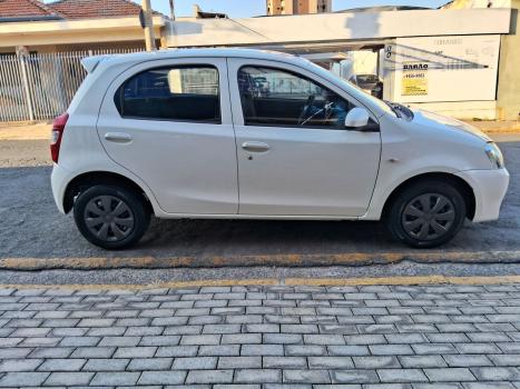 TOYOTA Etios Hatch 1.3 16V 4P FLEX X, Foto 3