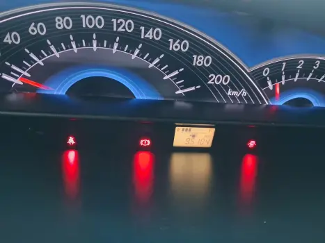 TOYOTA Etios Hatch 1.3 16V 4P FLEX X, Foto 8