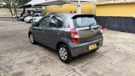 TOYOTA Etios Hatch 1.3 16V 4P FLEX X, Foto 4