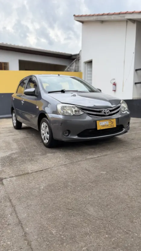 TOYOTA Etios Hatch 1.3 16V 4P FLEX X, Foto 12