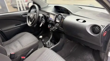 TOYOTA Etios Hatch 1.3 16V 4P FLEX X, Foto 14