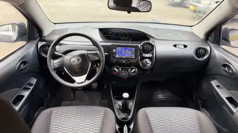 TOYOTA Etios Hatch 1.3 16V 4P FLEX X, Foto 15