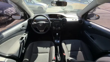 TOYOTA Etios Hatch 1.3 16V 4P FLEX X AUTOM�TICO, Foto 13