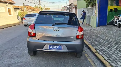 TOYOTA Etios Hatch 1.3 16V 4P FLEX X, Foto 4