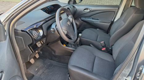 TOYOTA Etios Hatch 1.3 16V 4P FLEX X, Foto 7
