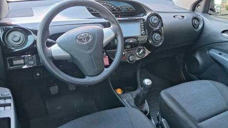 TOYOTA Etios Hatch 1.3 16V 4P FLEX X, Foto 8