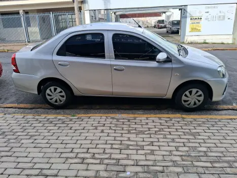 TOYOTA Etios Sedan 1.5 16V 4P FLEX X AUTOM�TICO, Foto 3