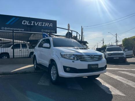TOYOTA Hilux SW4 3.0 16V 4P SRV 4X4 7 LUGARES TURBO DIESEL AUTOMTICO, Foto 3