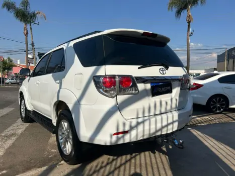 TOYOTA Hilux SW4 3.0 16V 4P SRV 4X4 7 LUGARES TURBO DIESEL AUTOMTICO, Foto 9