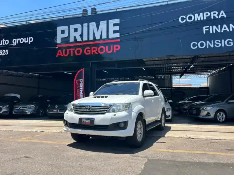 TOYOTA Hilux SW4 3.0 16V 4P SRV 4X4 7 LUGARES TURBO DIESEL AUTOMTICO, Foto 1