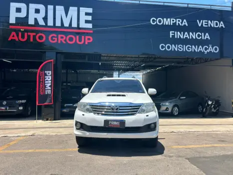 TOYOTA Hilux SW4 3.0 16V 4P SRV 4X4 7 LUGARES TURBO DIESEL AUTOMTICO, Foto 2