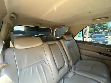 TOYOTA Hilux SW4 3.0 16V 4P SRV 4X4 7 LUGARES TURBO DIESEL AUTOMTICO, Foto 7