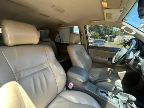 TOYOTA Hilux SW4 3.0 16V 4P SRV 4X4 7 LUGARES TURBO DIESEL AUTOMTICO, Foto 8