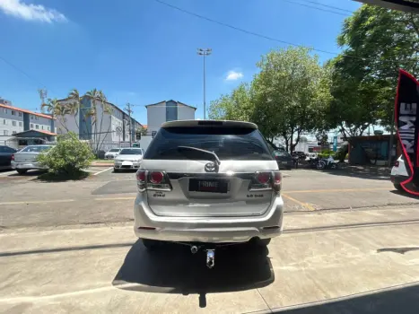 TOYOTA Hilux SW4 3.0 16V 4P SRV 4X4 7 LUGARES TURBO DIESEL AUTOMTICO, Foto 10