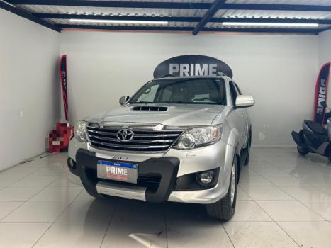 TOYOTA Hilux SW4 3.0 16V 4P SRV 4X4 7 LUGARES TURBO DIESEL AUTOMTICO, Foto 1