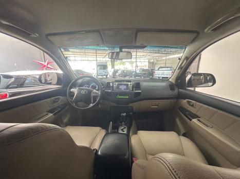 TOYOTA Hilux SW4 3.0 16V 4P SRV 4X4 7 LUGARES TURBO DIESEL AUTOMTICO, Foto 9