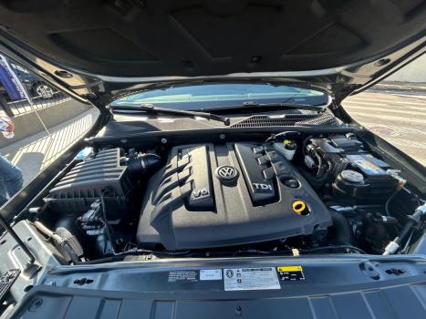 VOLKSWAGEN Amarok 3.0 V6 CABINE DUPLA HIGHLINE 4X4 TURBO INTERCOOLER AUTOMTICO, Foto 9
