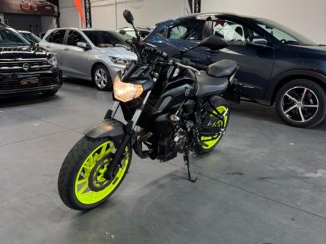 YAMAHA MT-07 700 ABS, Foto 3