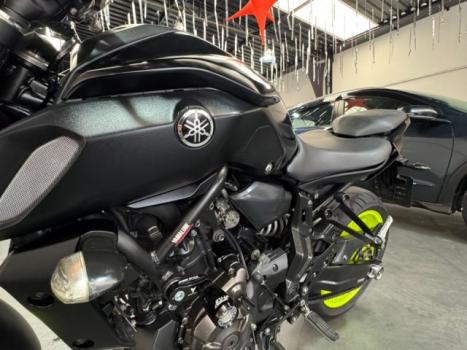 YAMAHA MT-07 700 ABS, Foto 5