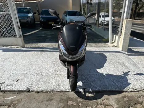 HONDA PCX 150 DLX, Foto 2