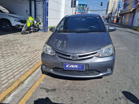 TOYOTA Etios Hatch 1.3 16V 4P FLEX X, Foto 2