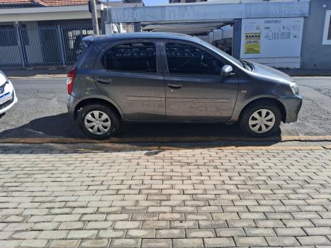 TOYOTA Etios Hatch 1.3 16V 4P FLEX X, Foto 3