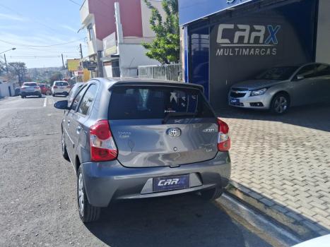 TOYOTA Etios Hatch 1.3 16V 4P FLEX X, Foto 4