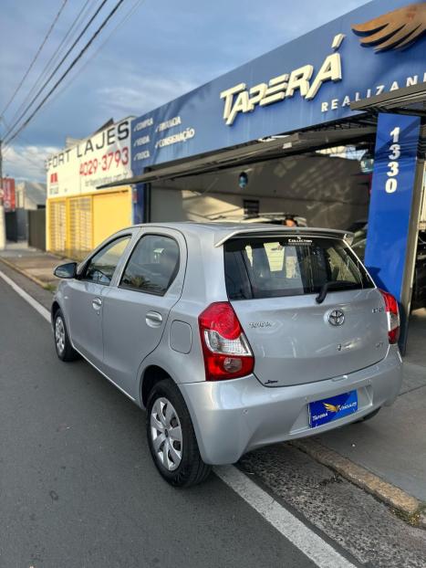 TOYOTA Etios Hatch 1.3 16V 4P FLEX X, Foto 4