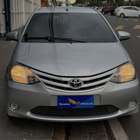 TOYOTA Etios Hatch 1.3 16V 4P FLEX X, Foto 2