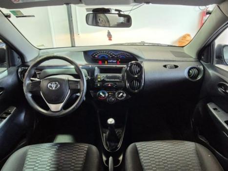 TOYOTA Etios Hatch 1.3 16V 4P FLEX X, Foto 4